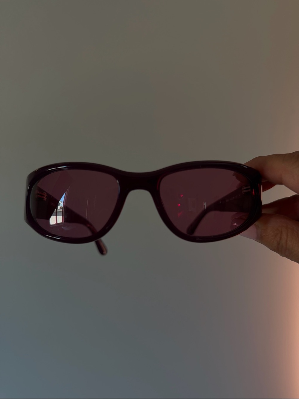 Purple Tinted Fashion Sunglasses - Sleek Everyday Eyewear